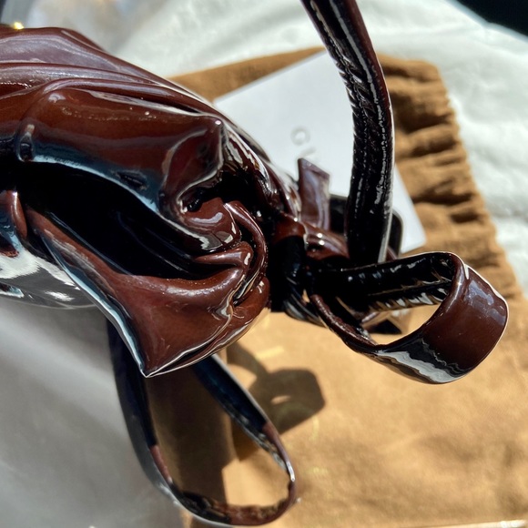 ‼️SOLD‼️Gucci Hysteria SMALL Patent Leather Clutch - Picture 5 of 10